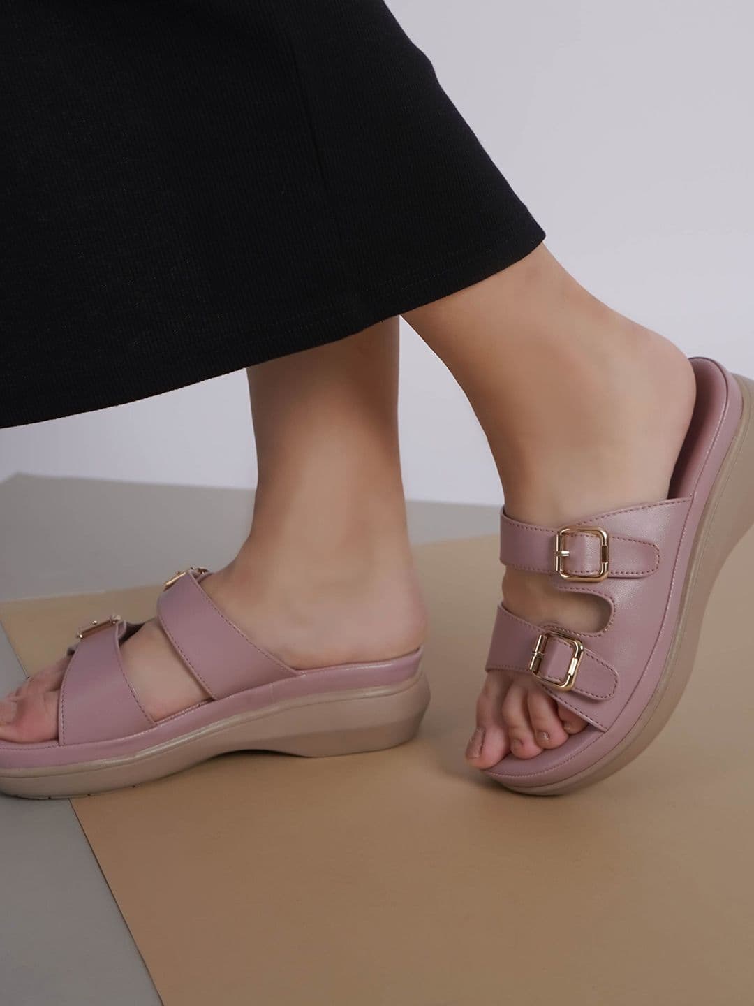 Shezone Women Round Toe Wedge Sandals - view 1