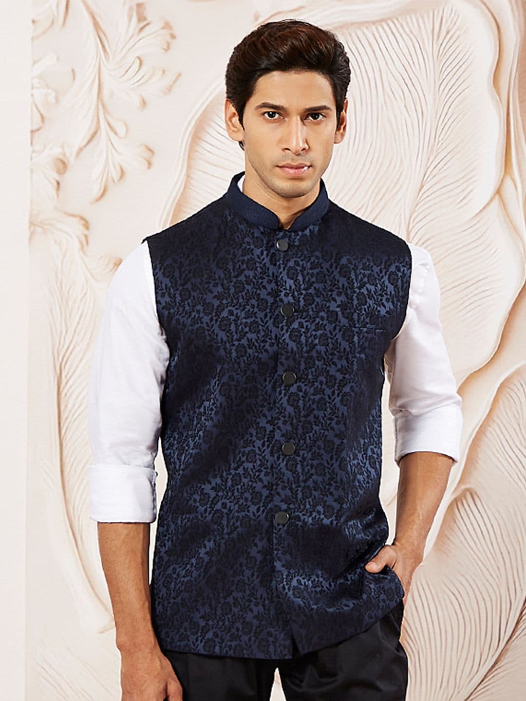 VASTRAMAY Men Mandarin Collar Nehru Jacket - view 1