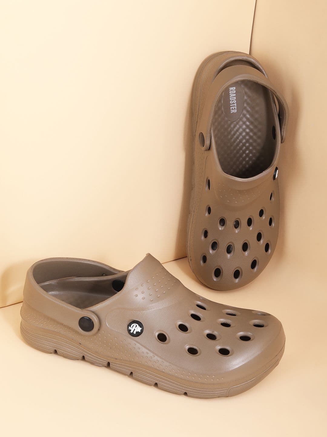 The Roadster Lifestyle Co Men Self Design Clogs - view 1