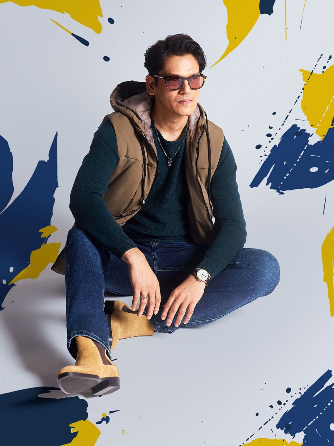 Crimsoune Club Men Hooded Solid Casual Gilet Lightweight Jacket - view 1