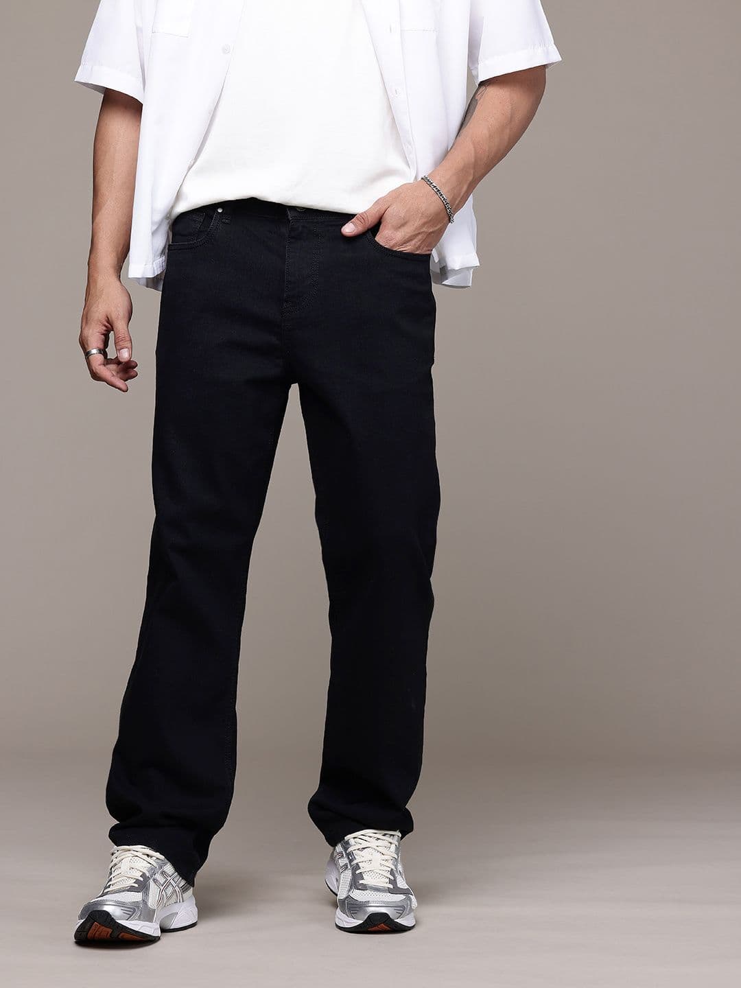 The Roadster Life Co. Men Straight Fit Stretchable Jeans - view 1