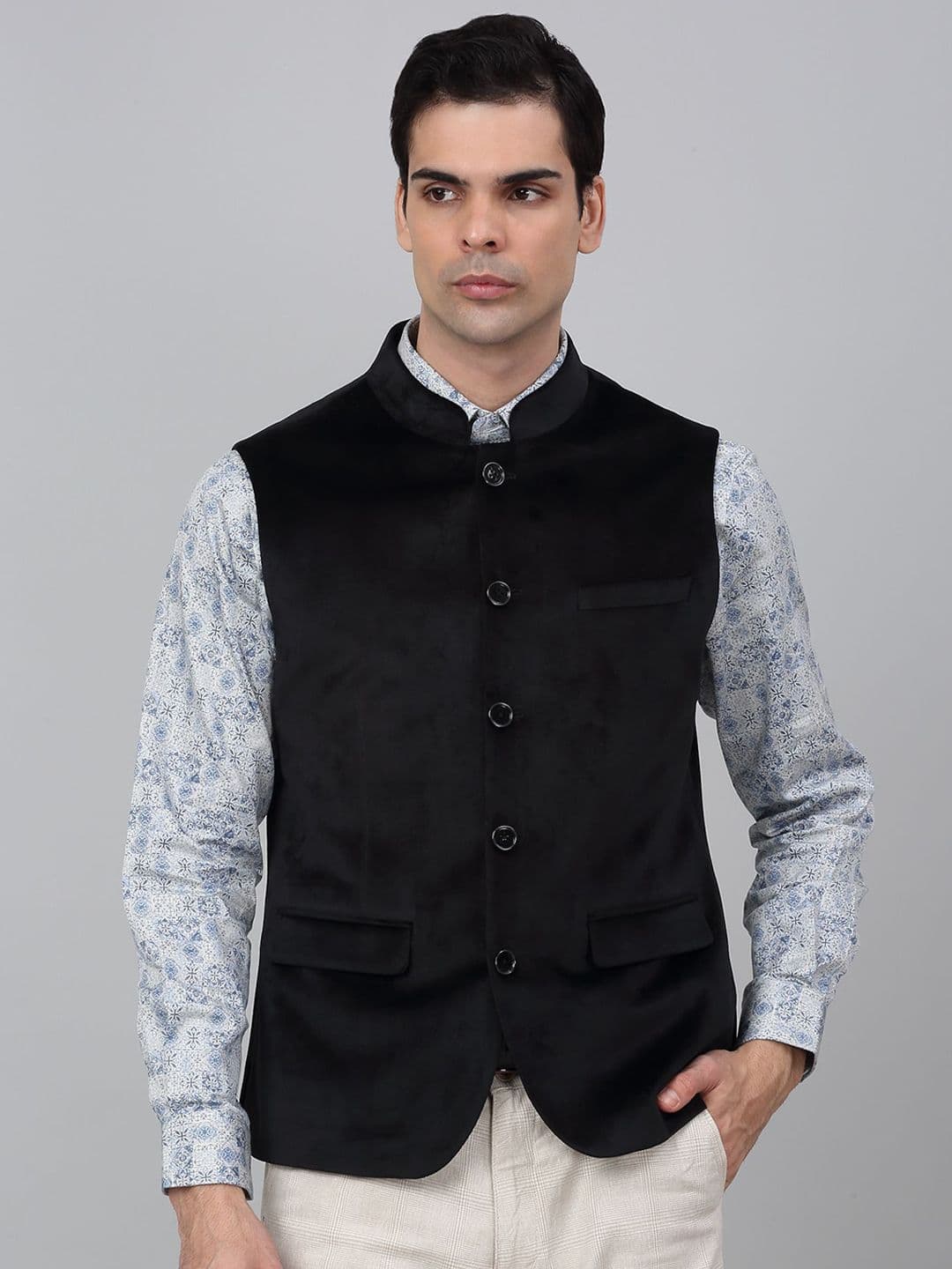 Cantabil Mandarin Collar Single-Breasted Slim Fit Nehru Jacket - view 1