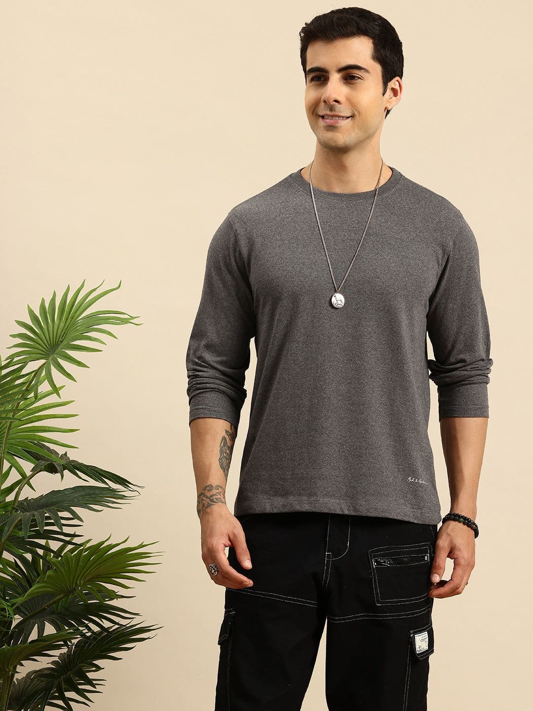Mast & Harbour Round Neck Long Sleeves T-shirt - view 1