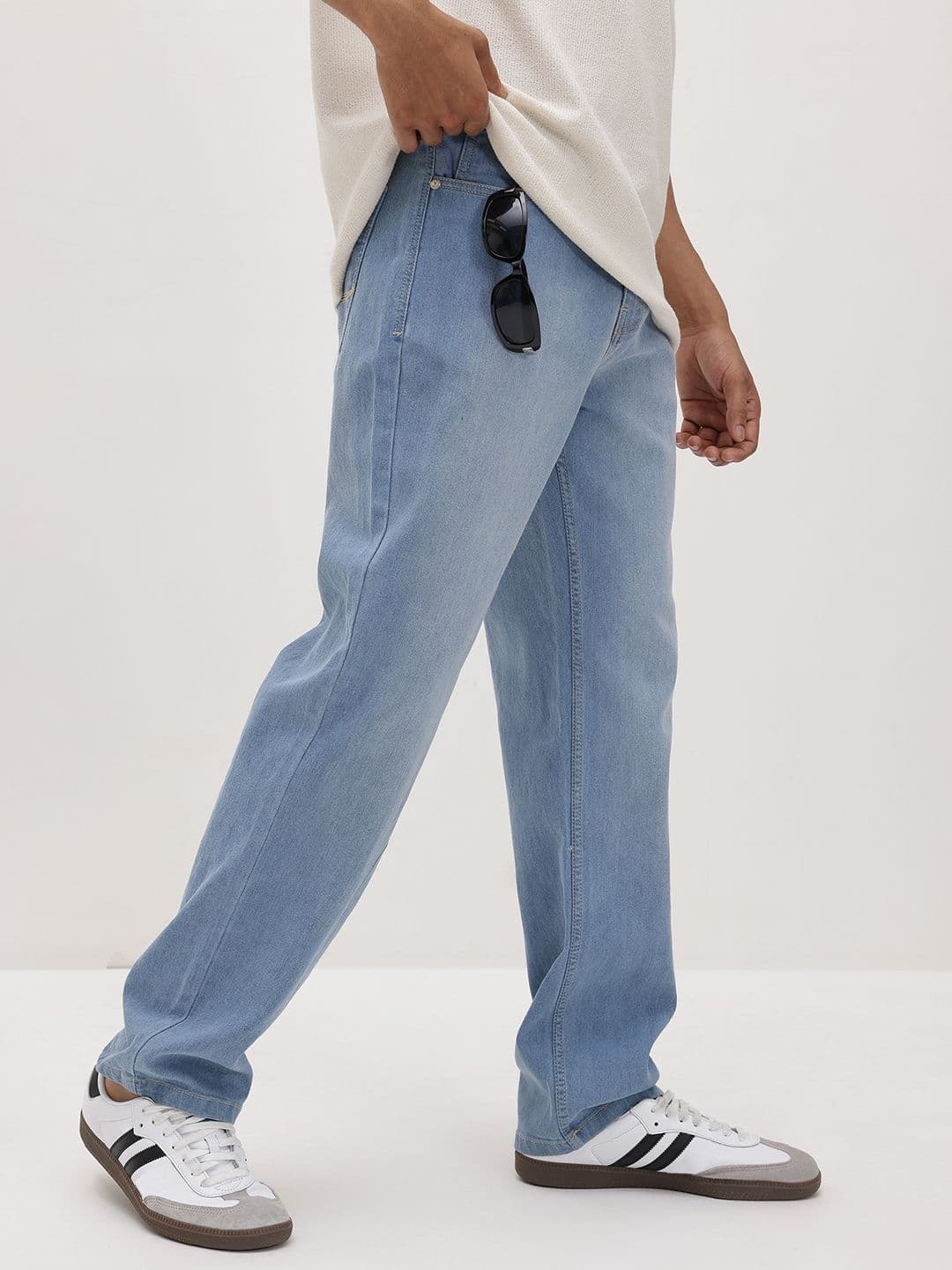 The Roadster Life Co, Men Straight Fit Jeans - view 1
