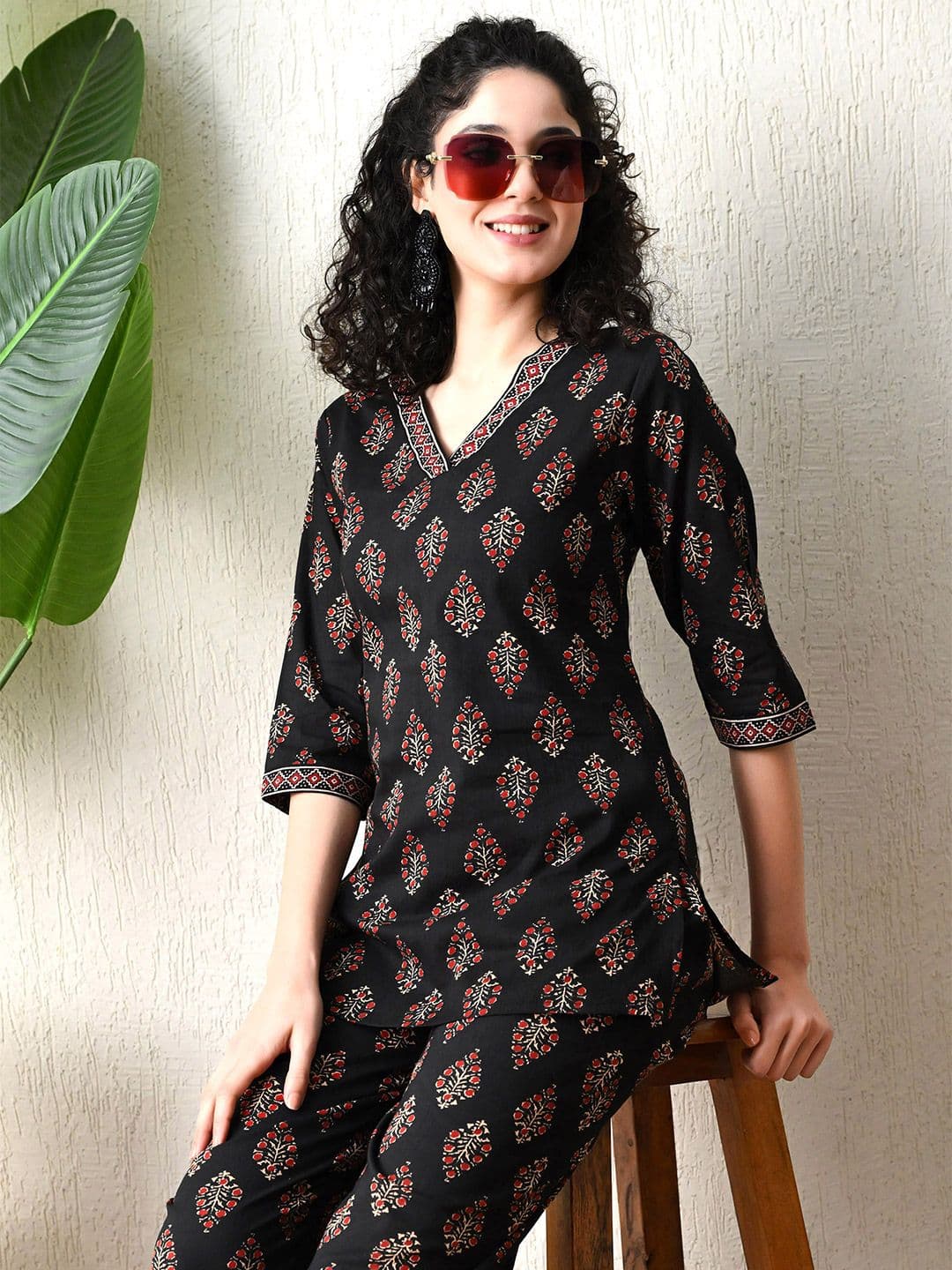 Vaimiya Printed V-Neck Pure Cotton Tunic With Trouser - view 1