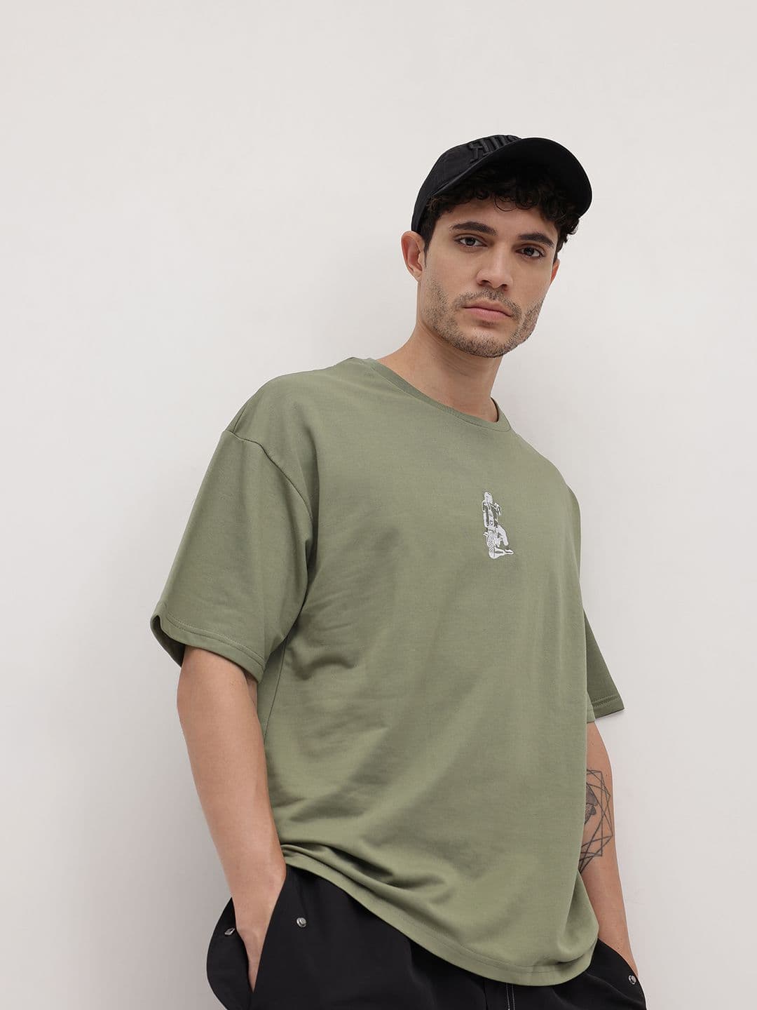 The Roadster Lifestyle Co. Men Drop-Shoulder Sleeves Oversized T-shirt - view 1