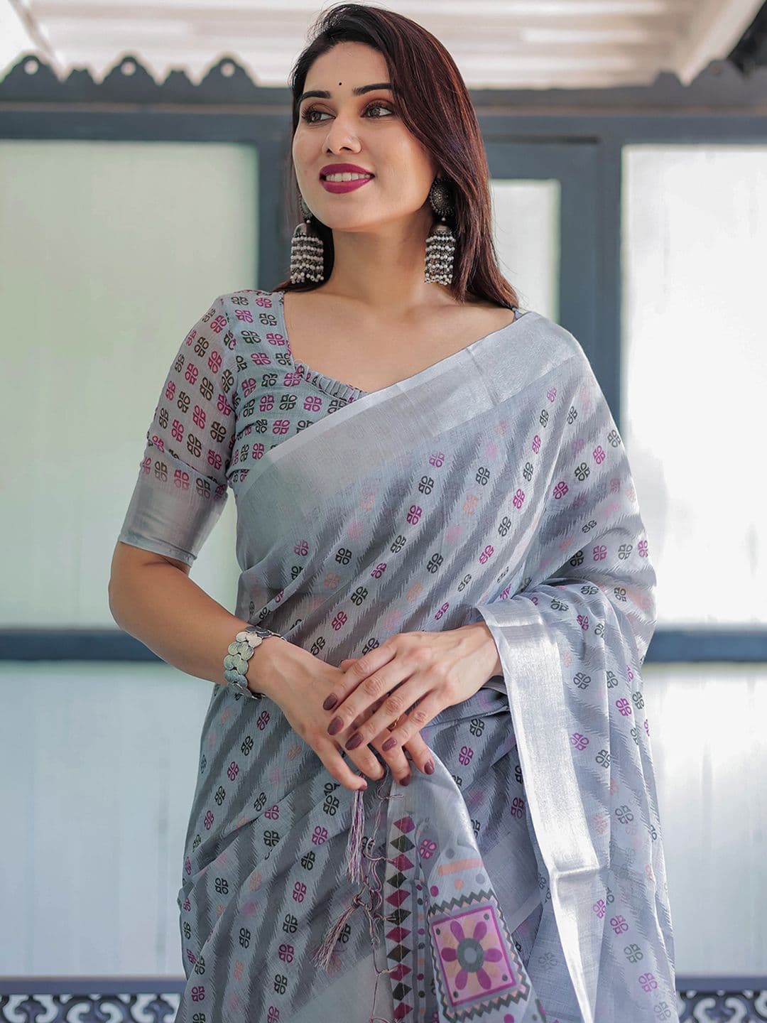 Mitera Women Printed Woven Design Saree With Unstiched Blouse Piece - view 1