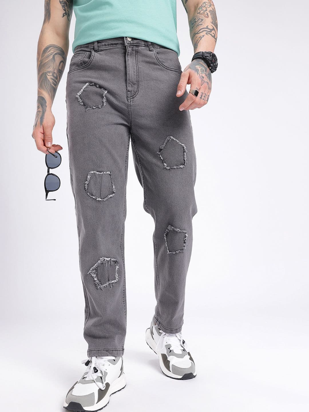 glitchez Men Relaxed Fit Applique Frayed Stretchable Jeans - view 1