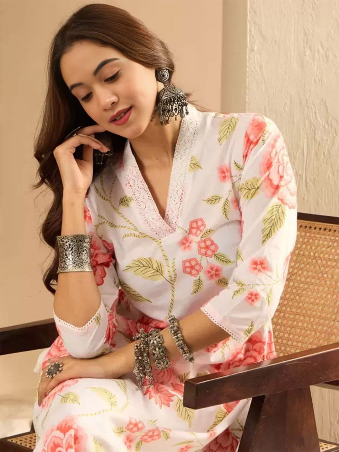 Royal Export Floral Printed Cotton V-Neck Straight Kurta - view 1