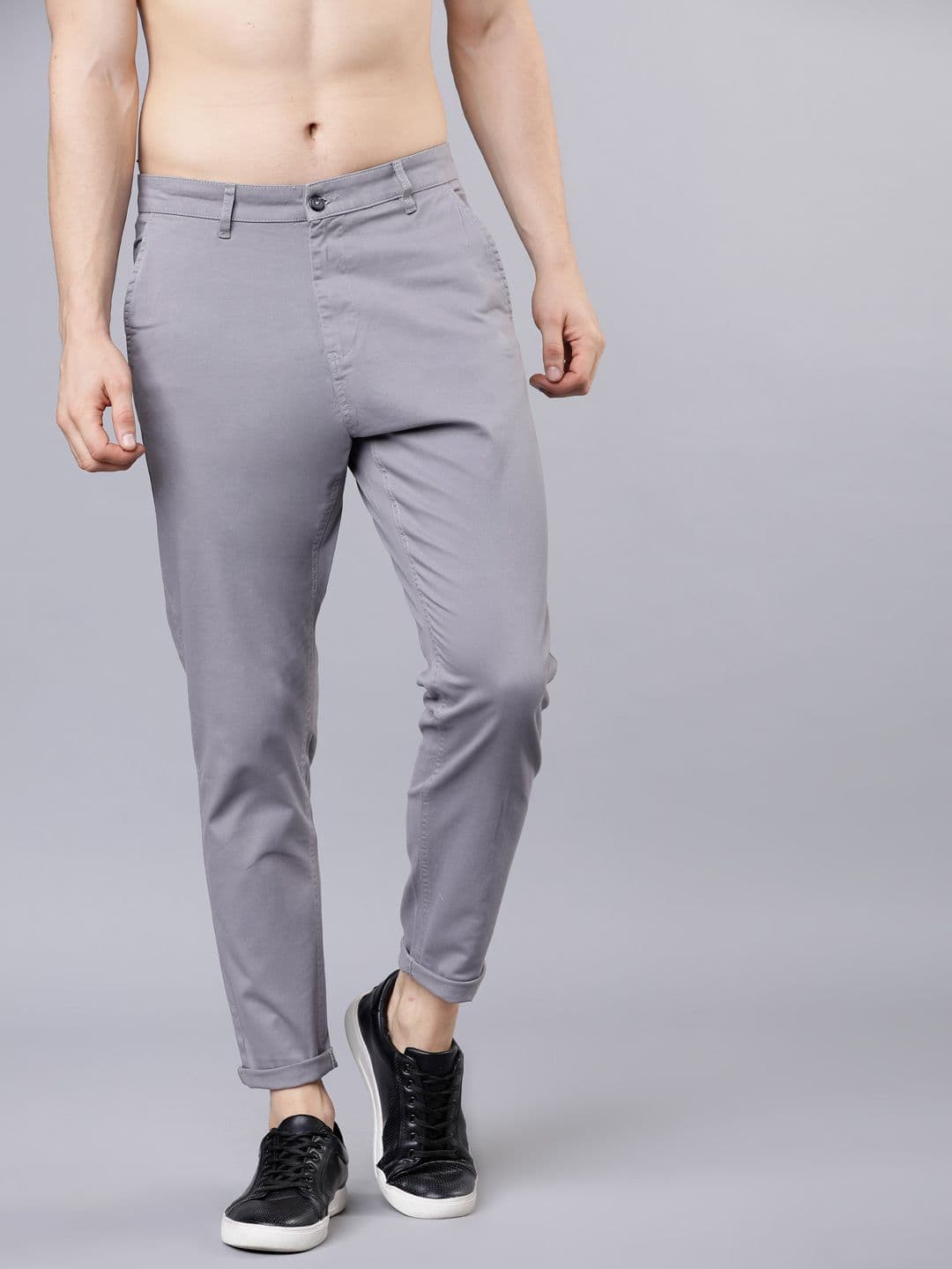 HIGHLANDER Men Grey Tapered Fit Solid Cropped Chinos - view 1