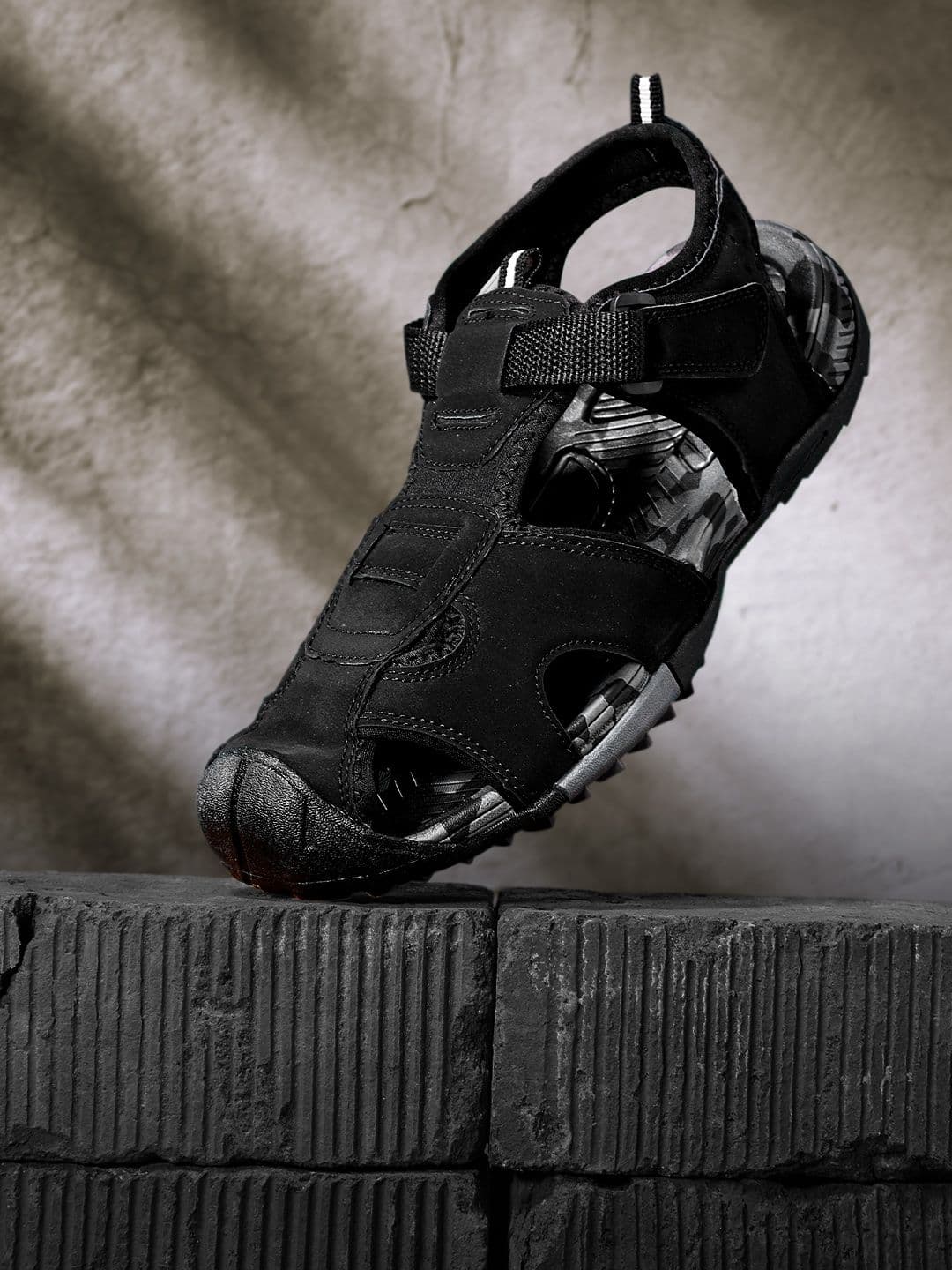 The Roadster Lifestyle Co Men Black Solid Sports Sandals - view 1