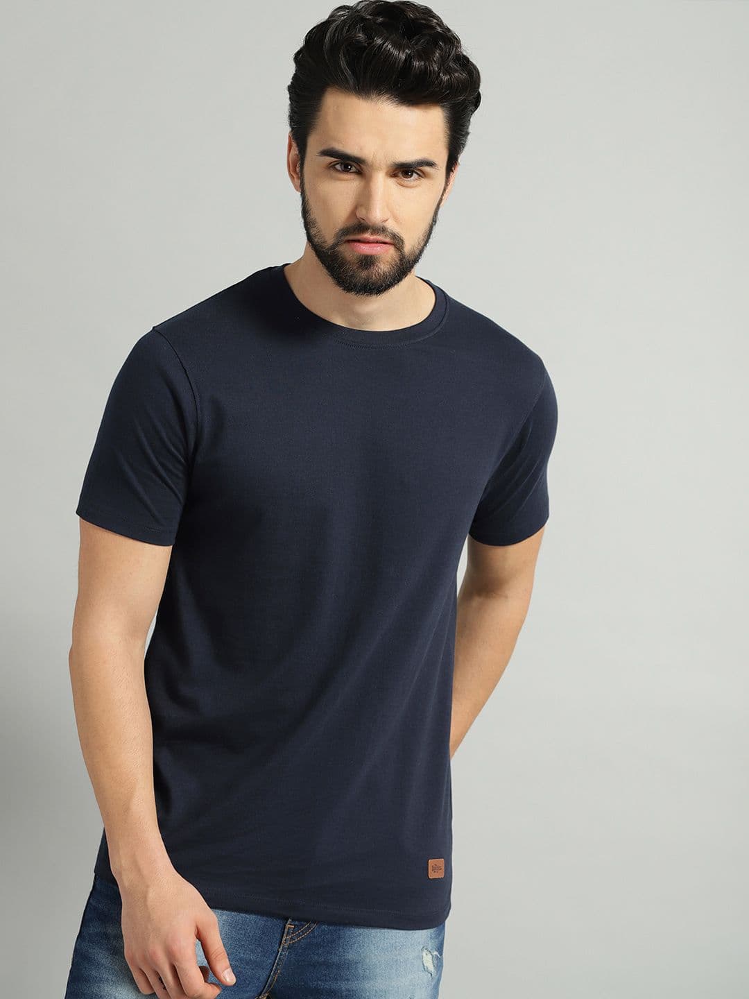 Roadster Men Navy Solid Round Neck T-shirt - view 1