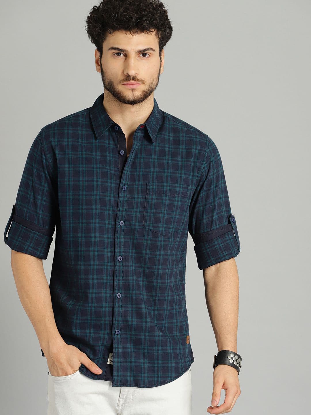 Roadster Men Teal Blue & Navy Blue Checked Pure Cotton Casual Shirt - view 1